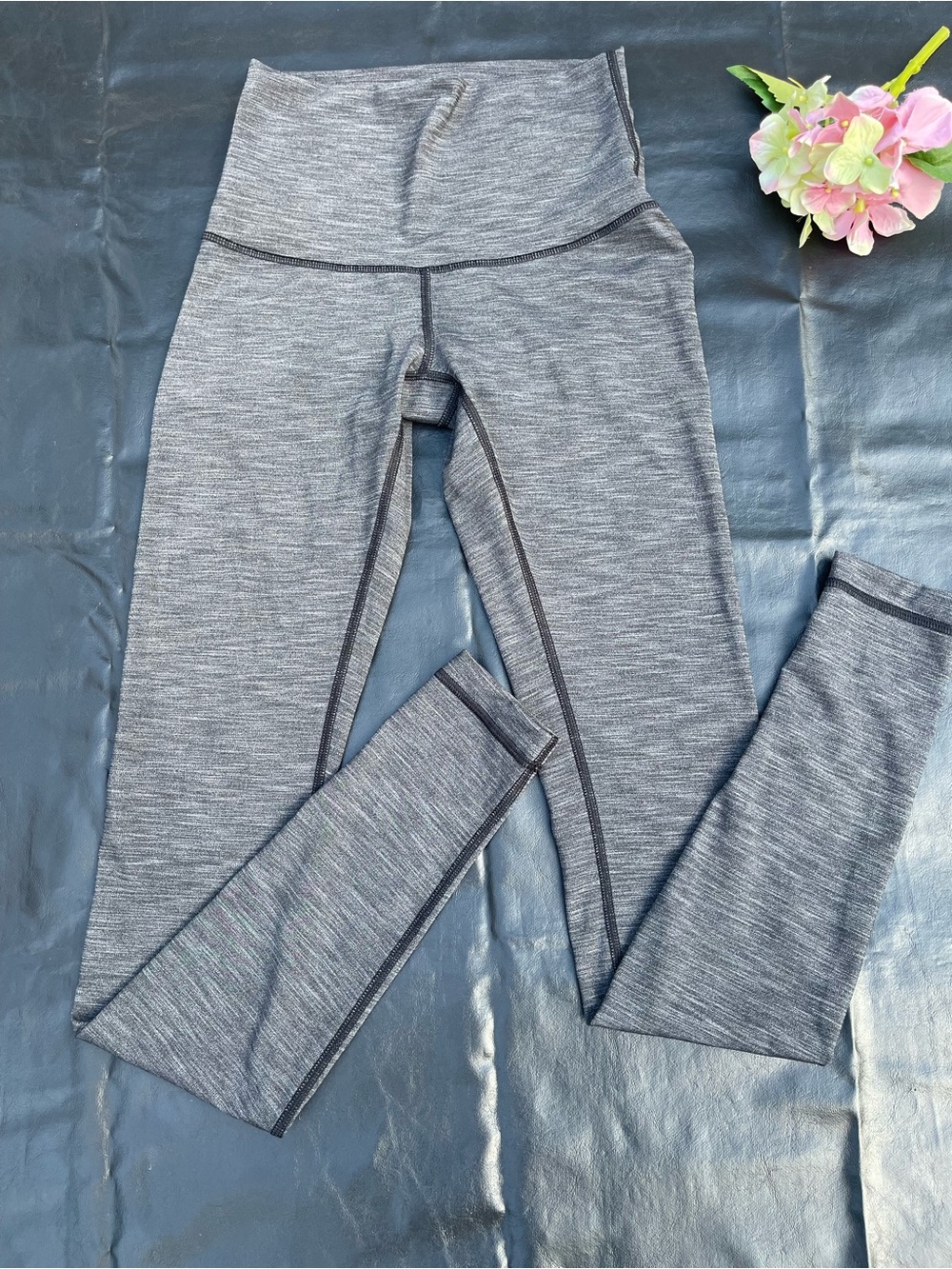 Lululemon Athletic Leggings Heather Gray Yoga Pants Women's Sz 4